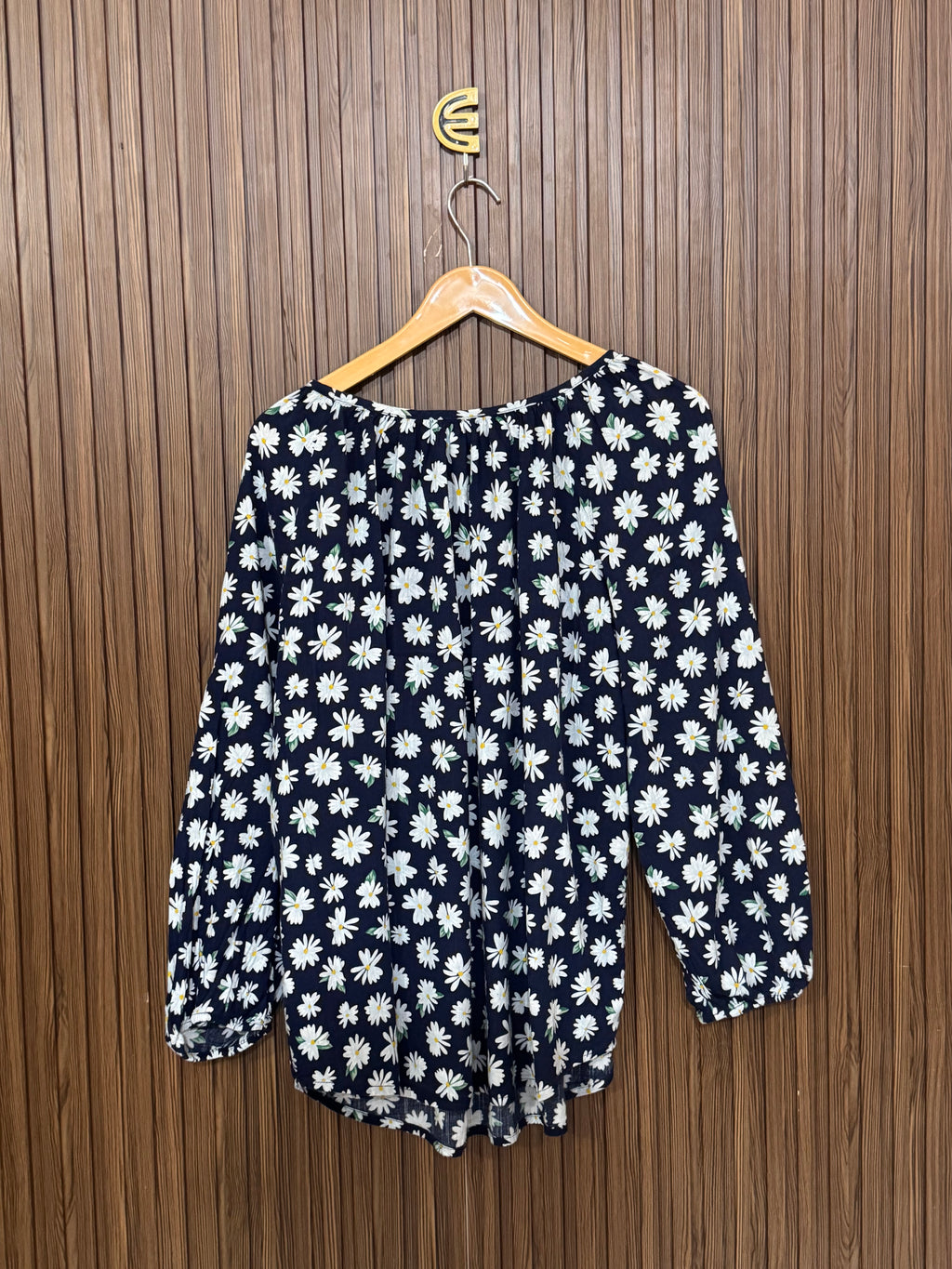 Chest 22 Length 27 Fabric Silk Casual Look