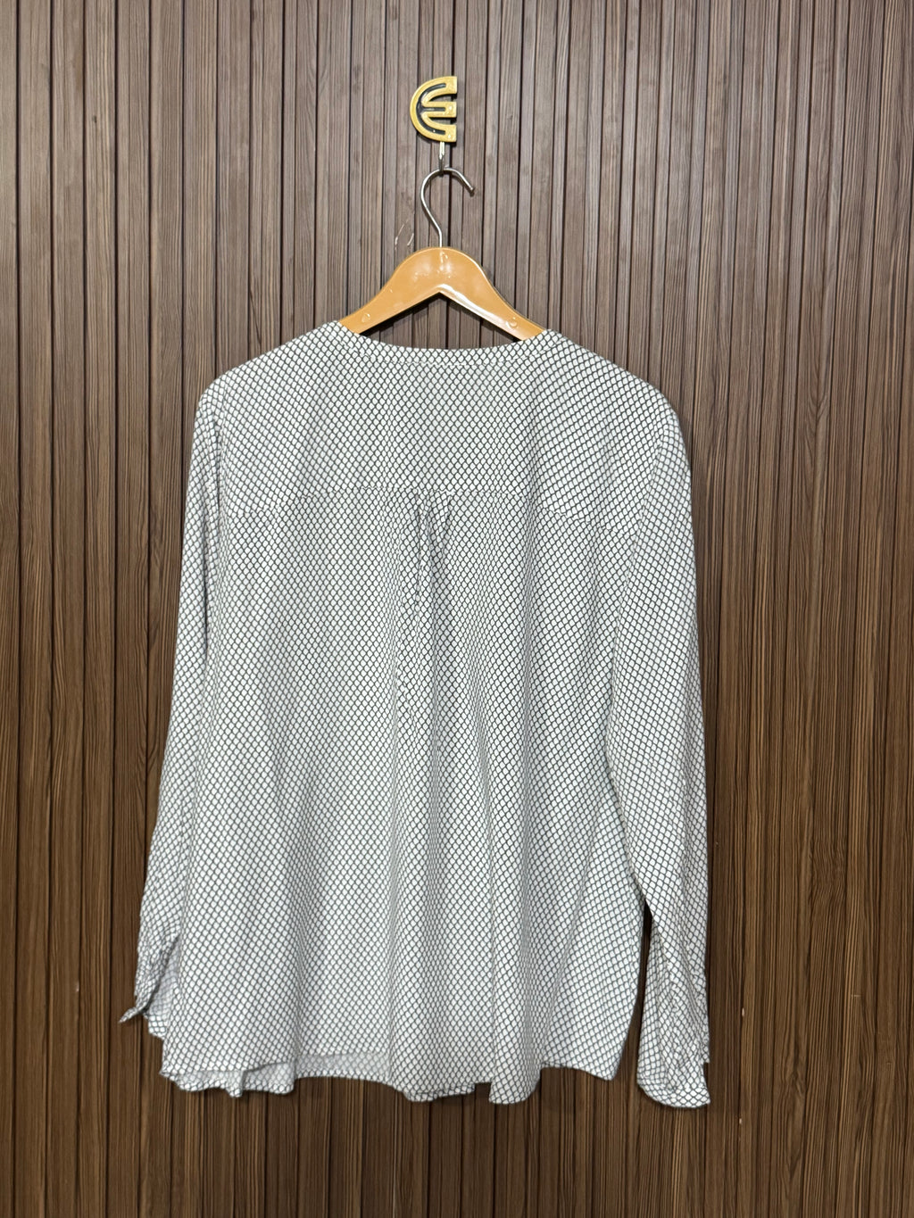 Chest 23 Length 25 Fabric Silk Casual Style