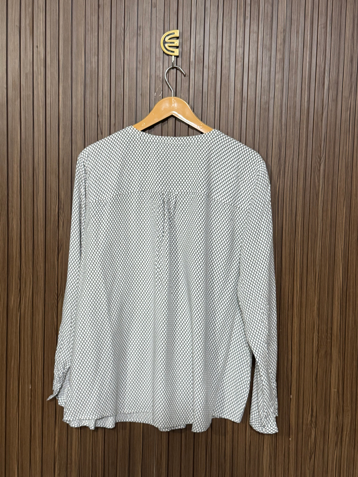 Chest 23 Length 25 Fabric Silk Casual Style