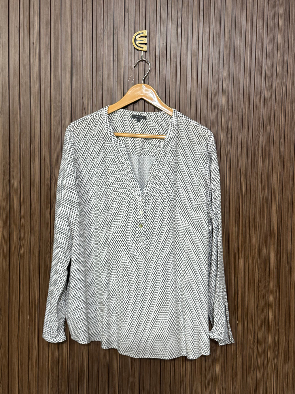 Chest 23 Length 25 Fabric Silk Casual Style