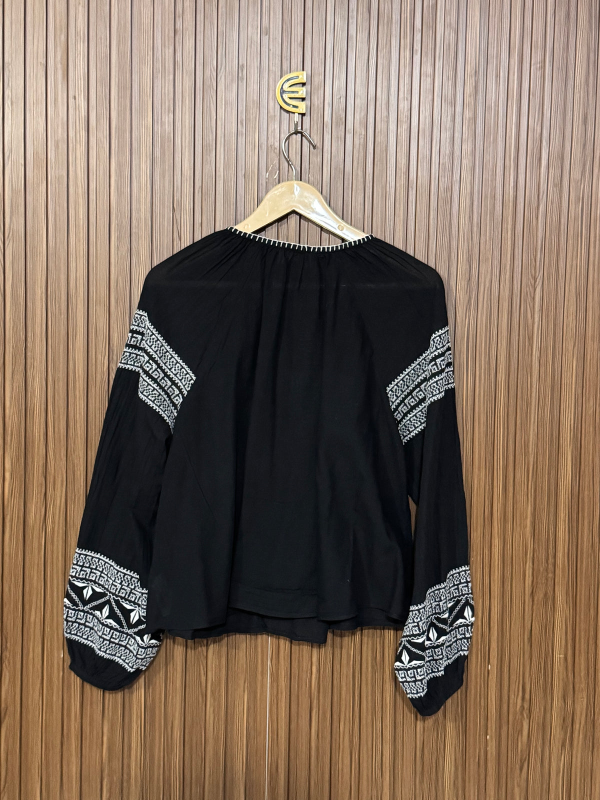 Chest 23 Length 20 Fabric Silk Modern Top