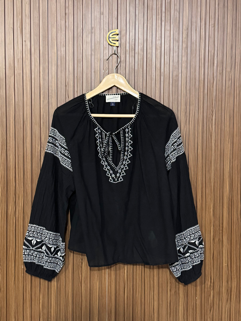 Chest 23 Length 20 Fabric Silk Modern Top