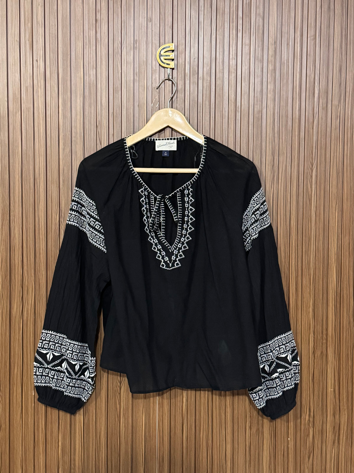 Chest 23 Length 20 Fabric Silk Modern Top